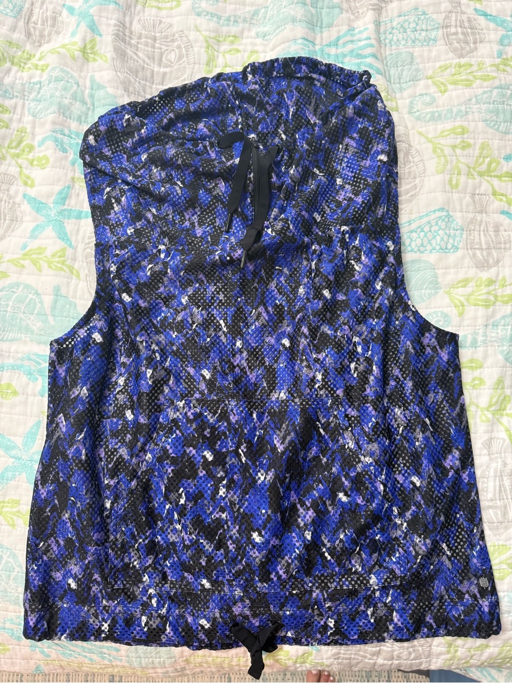 Fabletics Black and Blue Sleeveless Hooded Tank